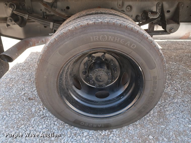 image for item IY9117 2012 Ford F450 Super Duty  flatbed truck