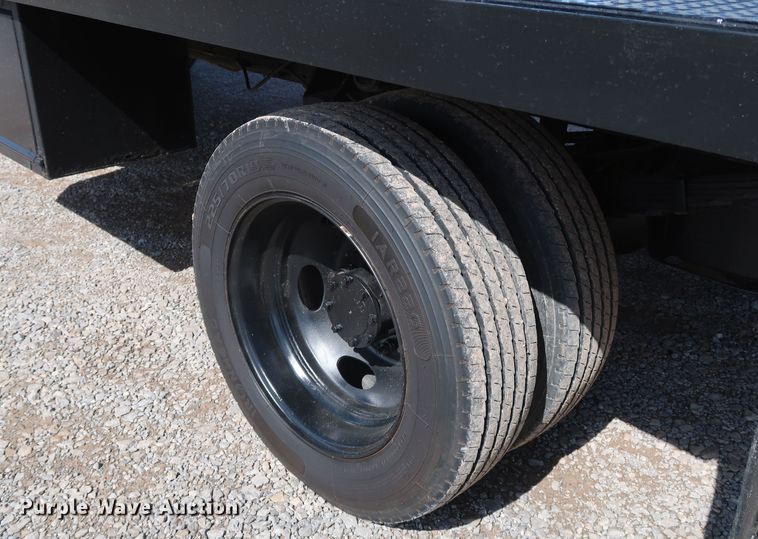 image for item IY9117 2012 Ford F450 Super Duty  flatbed truck