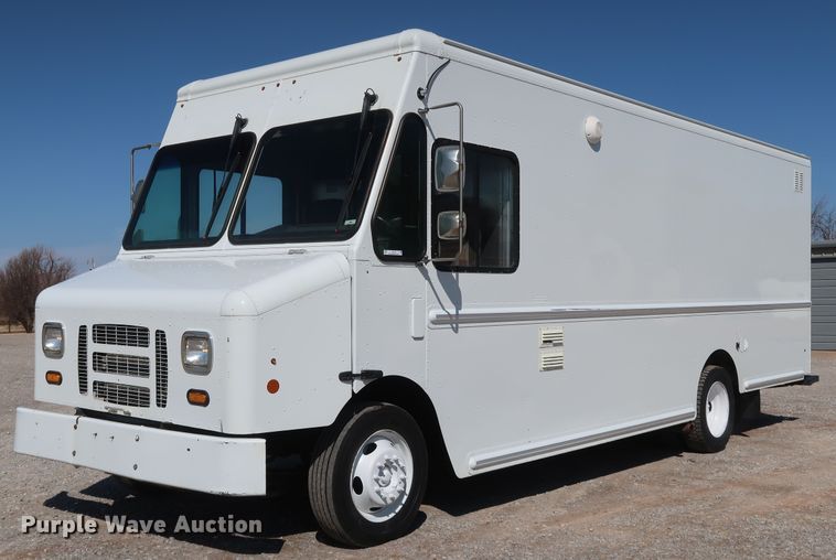 image for item IY9119 2013 Ford F59  refrigerated delivery truck
