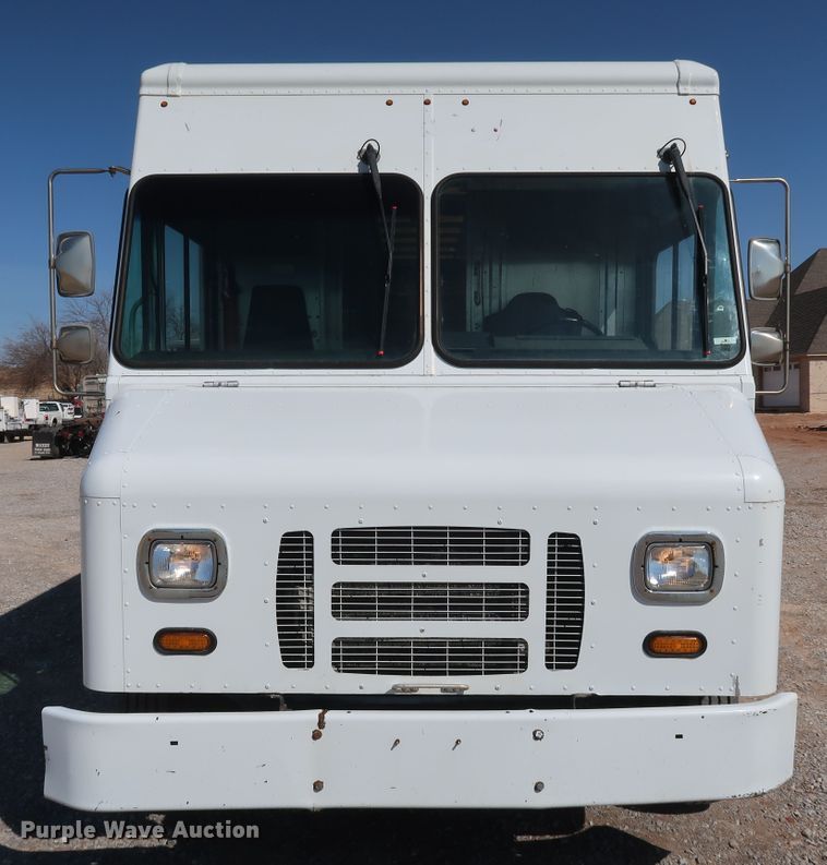 image for item IY9119 2013 Ford F59  refrigerated delivery truck