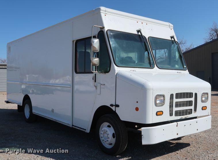 image for item IY9119 2013 Ford F59  refrigerated delivery truck