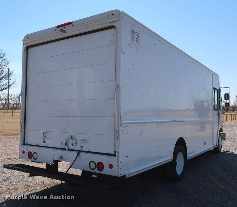 image for item IY9119 2013 Ford F59  refrigerated delivery truck