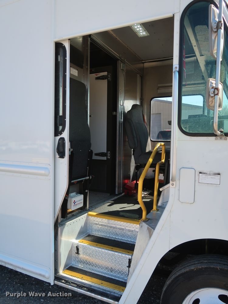 image for item IY9119 2013 Ford F59  refrigerated delivery truck