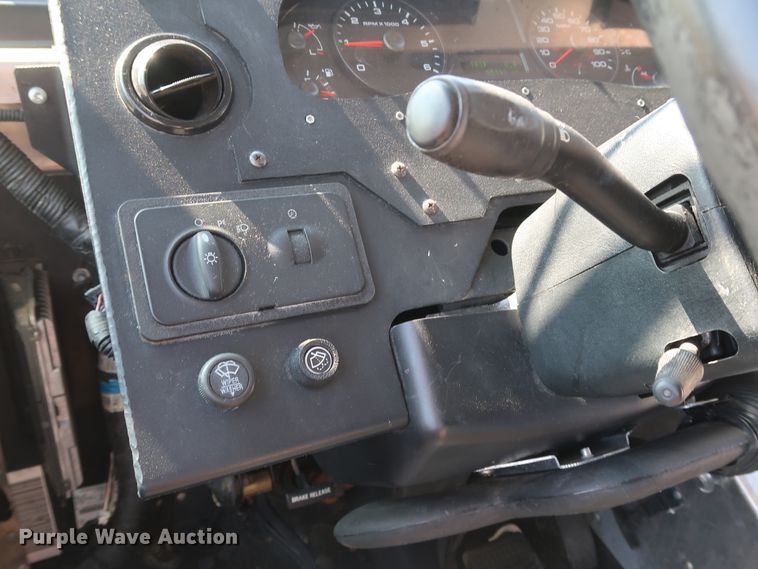 image for item IY9119 2013 Ford F59  refrigerated delivery truck