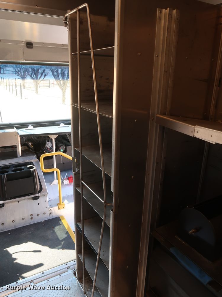 image for item IY9119 2013 Ford F59  refrigerated delivery truck