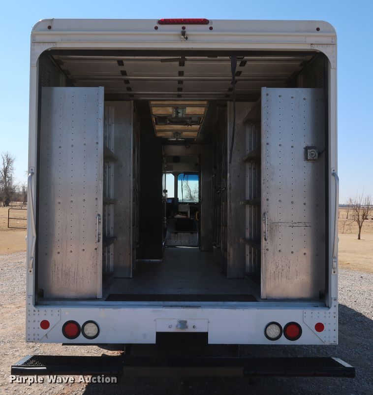 image for item IY9119 2013 Ford F59  refrigerated delivery truck