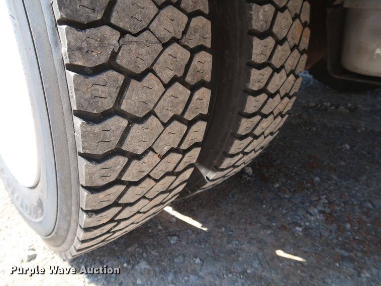 image for item IY9119 2013 Ford F59  refrigerated delivery truck