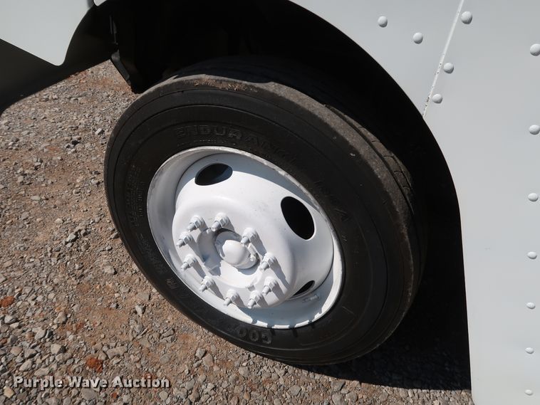 image for item IY9119 2013 Ford F59  refrigerated delivery truck