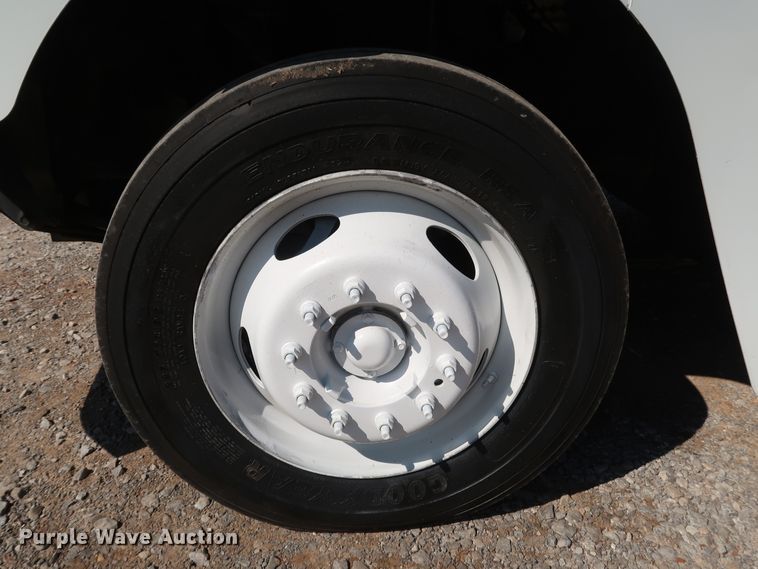 image for item IY9119 2013 Ford F59  refrigerated delivery truck