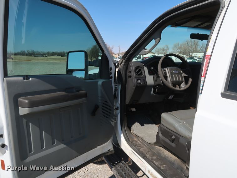 image for item IY9147 2012 Ford F550 Super Duty XL  Crew Cab utility / service truck