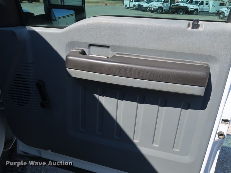 image for item IY9147 2012 Ford F550 Super Duty XL  Crew Cab utility / service truck