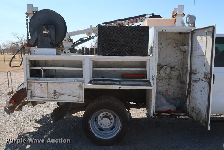 image for item IY9147 2012 Ford F550 Super Duty XL  Crew Cab utility / service truck