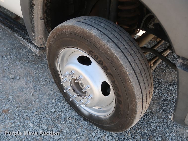 image for item IY9147 2012 Ford F550 Super Duty XL  Crew Cab utility / service truck