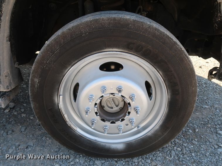 image for item IY9147 2012 Ford F550 Super Duty XL  Crew Cab utility / service truck