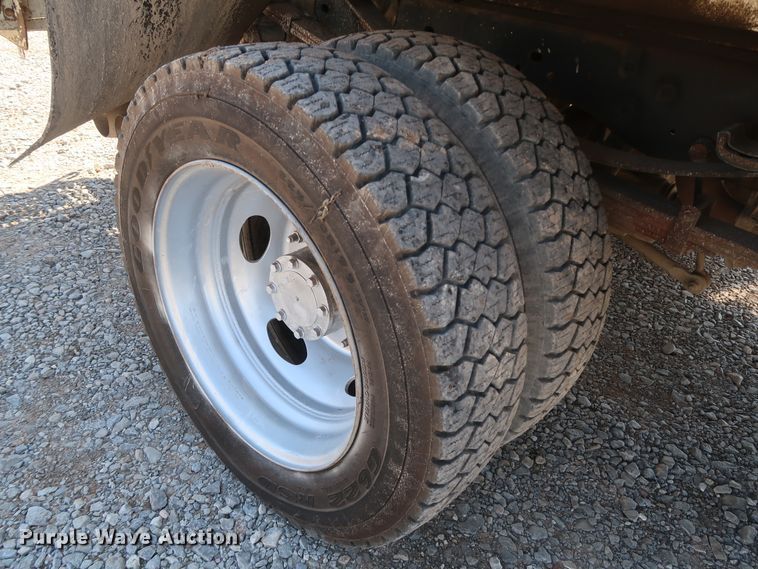 image for item IY9147 2012 Ford F550 Super Duty XL  Crew Cab utility / service truck