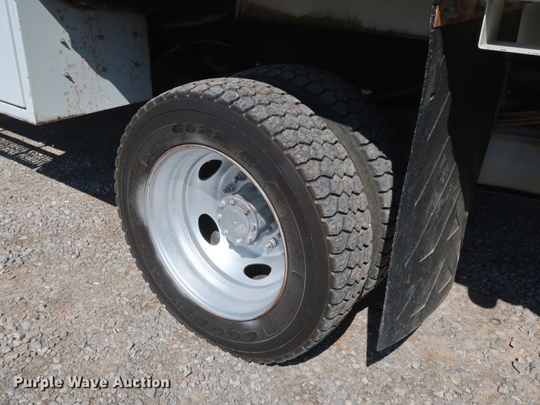 image for item IY9147 2012 Ford F550 Super Duty XL  Crew Cab utility / service truck