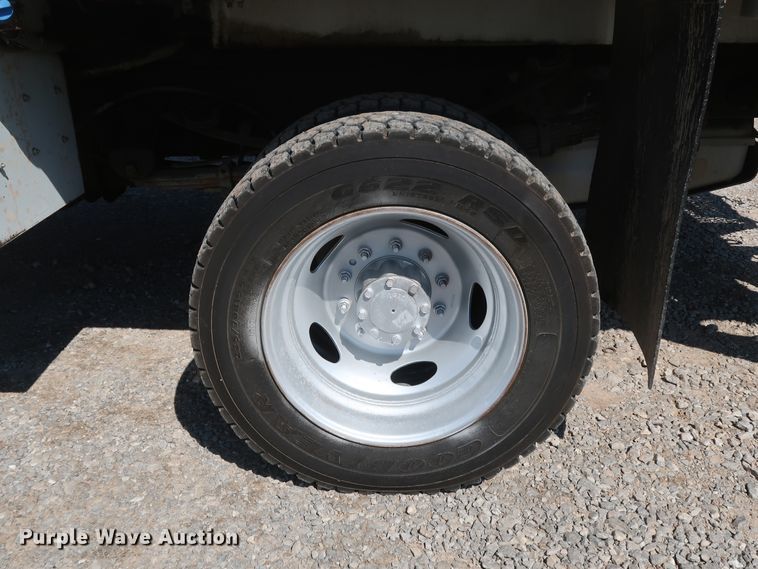 image for item IY9147 2012 Ford F550 Super Duty XL  Crew Cab utility / service truck