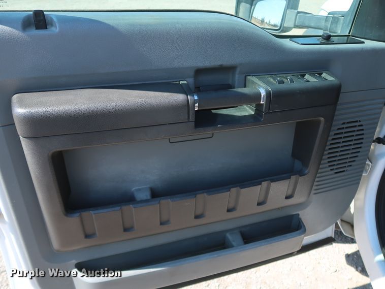 image for item IY9148 2012 Ford F450 Super Duty XL  Crew Cab utility / service truck