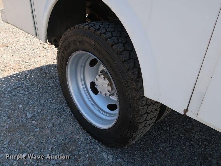 image for item IY9148 2012 Ford F450 Super Duty XL  Crew Cab utility / service truck