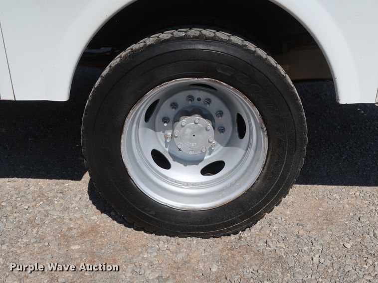 image for item IY9148 2012 Ford F450 Super Duty XL  Crew Cab utility / service truck