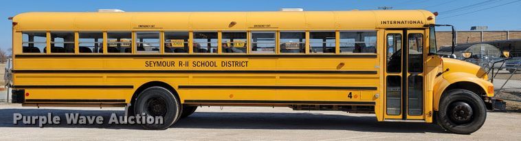 image for item JE9926 2001 International 3000  school bus