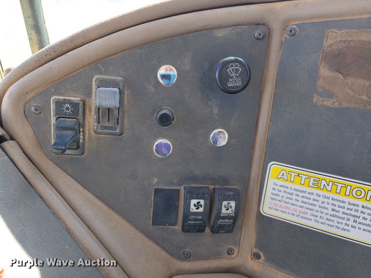 image for item JE9926 2001 International 3000  school bus