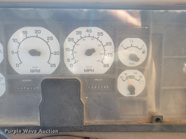 image for item JE9926 2001 International 3000  school bus