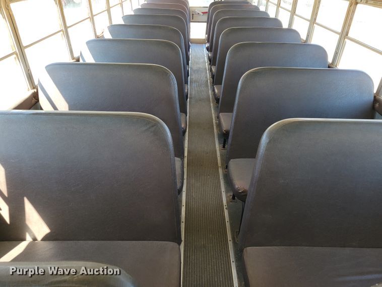 image for item JE9926 2001 International 3000  school bus