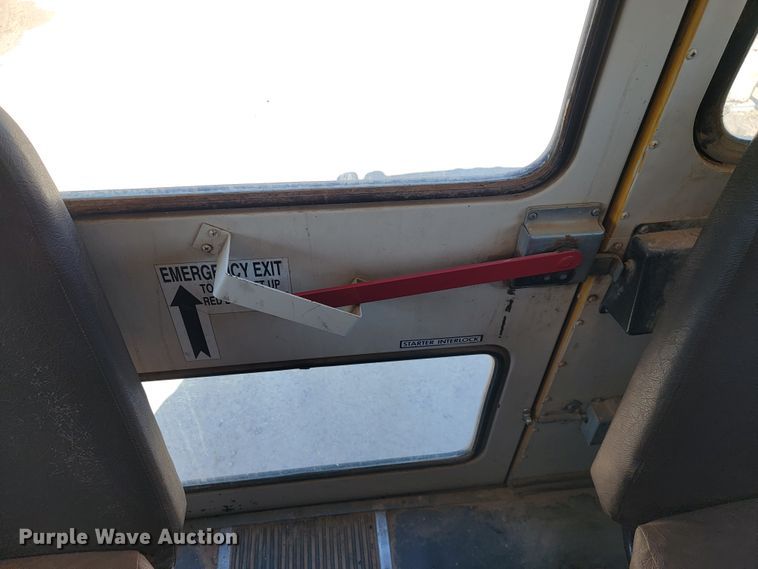 image for item JE9926 2001 International 3000  school bus