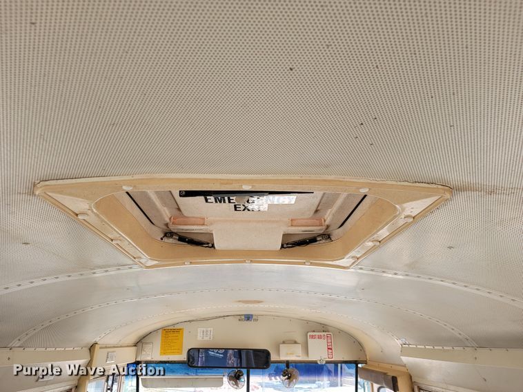 image for item JE9926 2001 International 3000  school bus