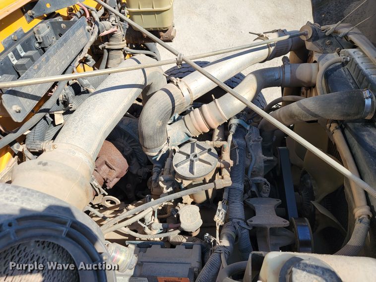 image for item JE9926 2001 International 3000  school bus