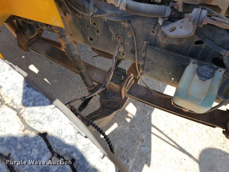 image for item JE9926 2001 International 3000  school bus