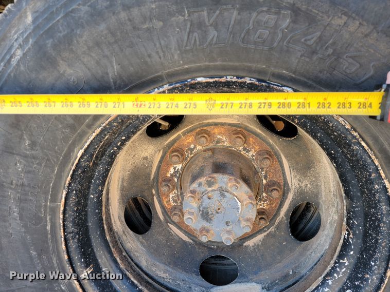 image for item JE9926 2001 International 3000  school bus