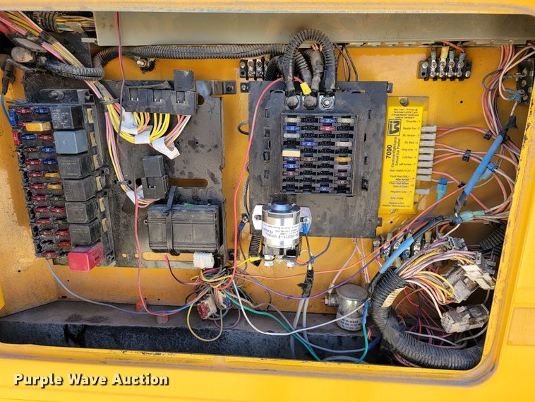 image for item JE9926 2001 International 3000  school bus