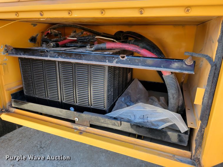 image for item JE9926 2001 International 3000  school bus