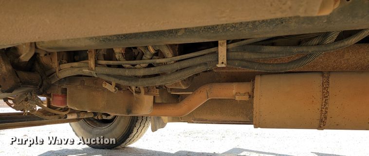 image for item JE9926 2001 International 3000  school bus