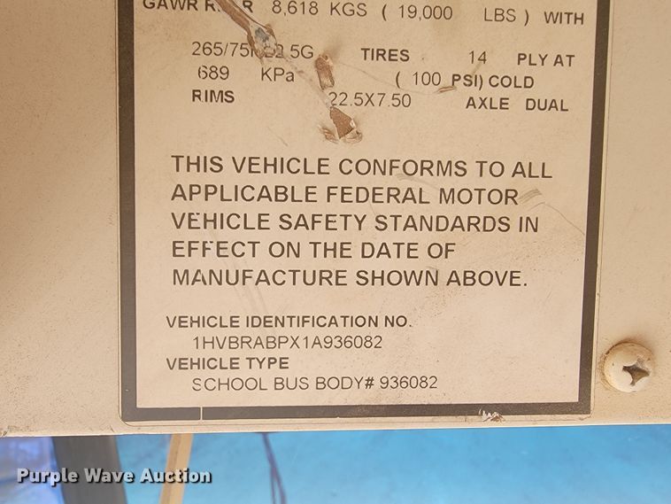 image for item JE9926 2001 International 3000  school bus