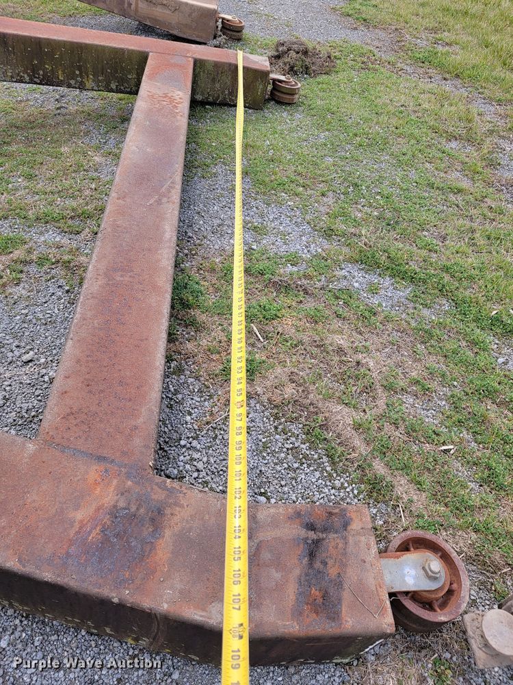 image for item JE9935 Engine hoist