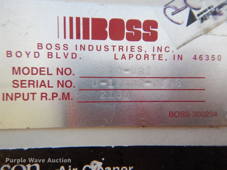 image for item JG9052 1998 International 4700  utility / service truck