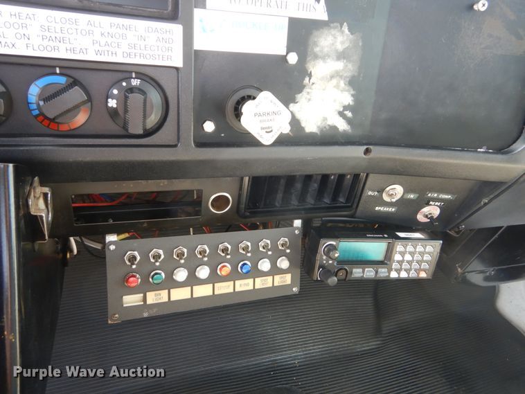 image for item JG9052 1998 International 4700  utility / service truck