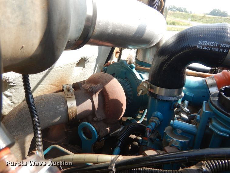 image for item JG9052 1998 International 4700  utility / service truck