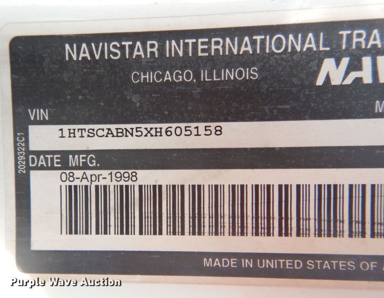 image for item JG9052 1998 International 4700  utility / service truck