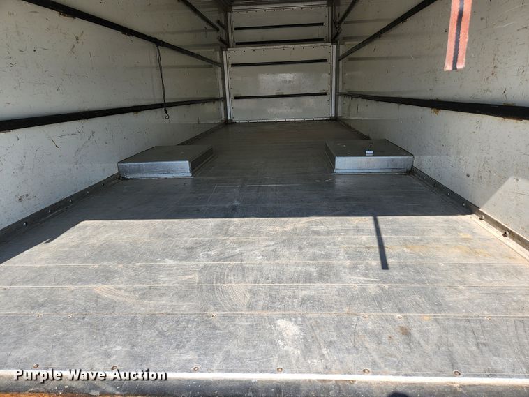 image for item JG9190 2000 GMC C6500  box truck