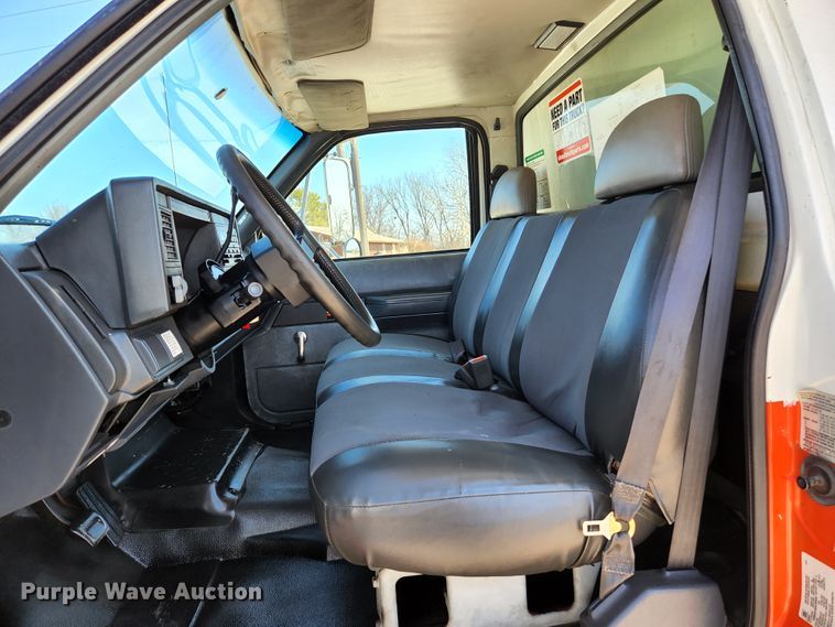 image for item JG9190 2000 GMC C6500  box truck