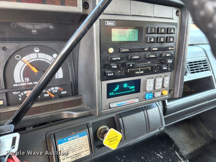 image for item JG9190 2000 GMC C6500  box truck