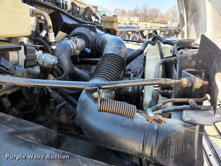 image for item JG9190 2000 GMC C6500  box truck