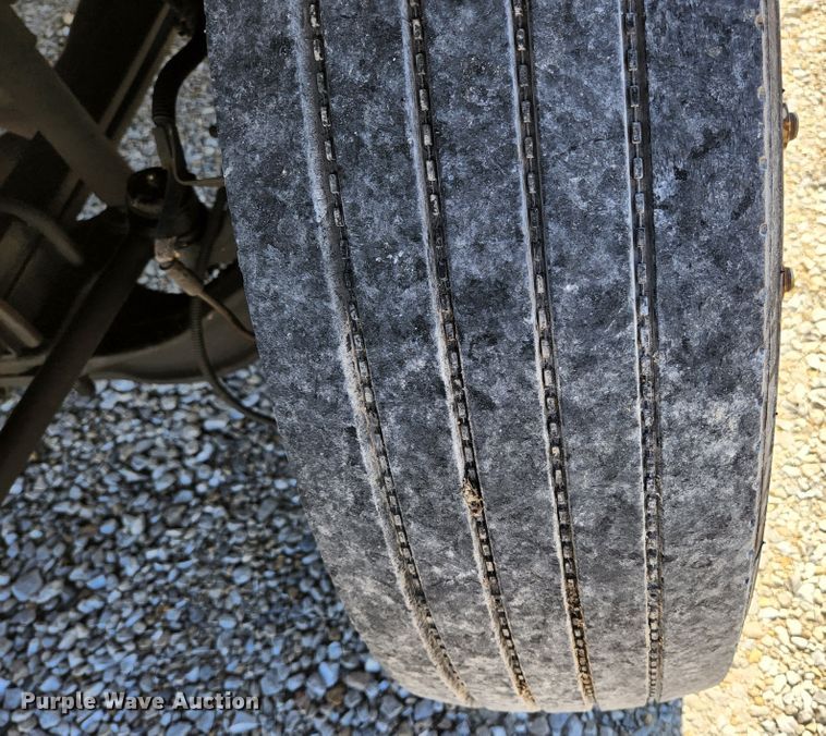 image for item JG9190 2000 GMC C6500  box truck