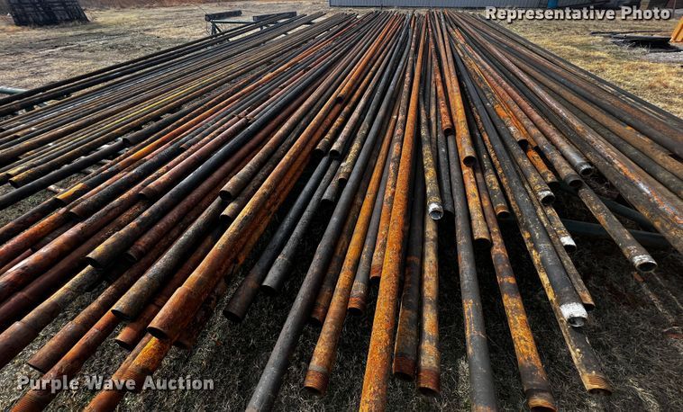 image for item JH9336 (33) joints of 2 3/8" diameter oilfield pipes