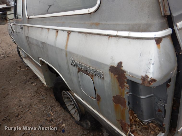 image for item JJ9226 1984 Dodge Ram Charger  SUV