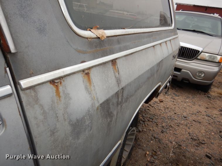 image for item JJ9226 1984 Dodge Ram Charger  SUV